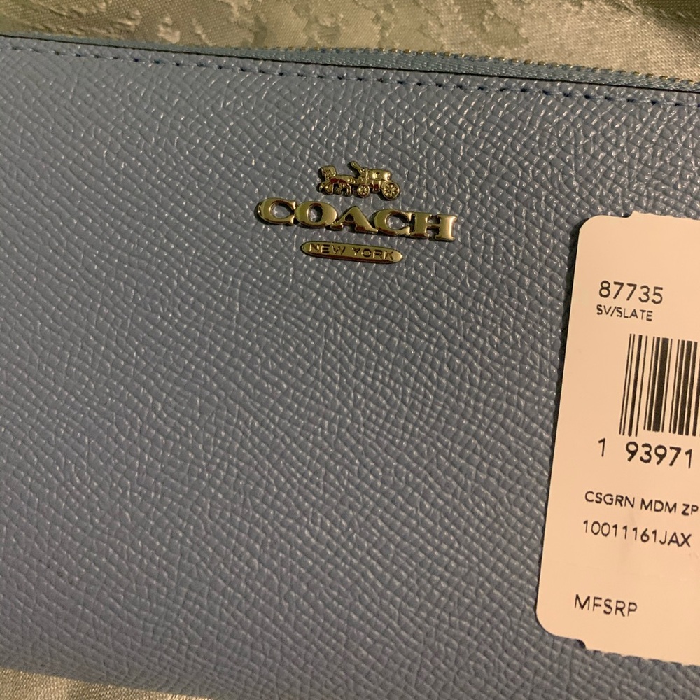 SOLD BNWT Coach Wallet - Picture 2 of 9